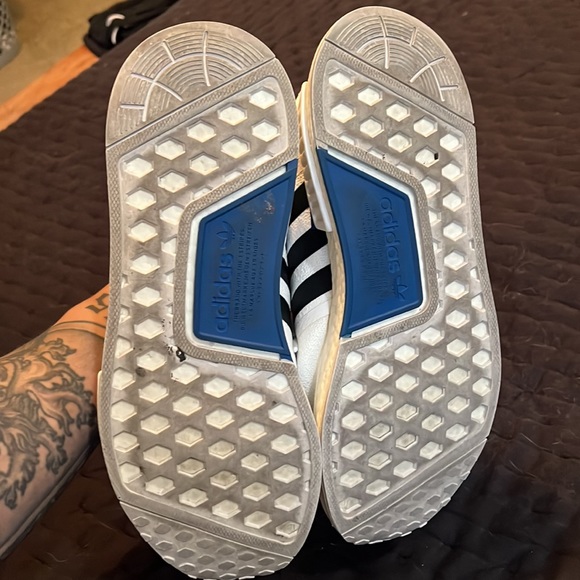 adidas NMD R1 size 10 - Picture 2 of 6